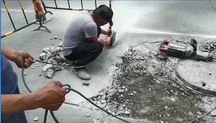 application of tuck blade